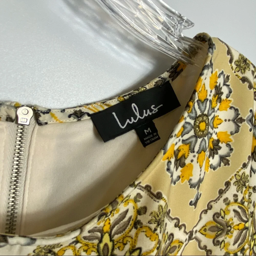 Lulus Paisley Lined Short Sleeve Sheath Dress.  Size Medium - Picture 4 of 8